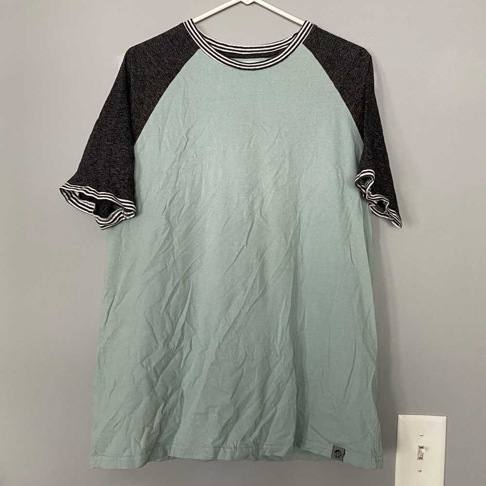 Men’s Free Planet T-Shirt Size XL